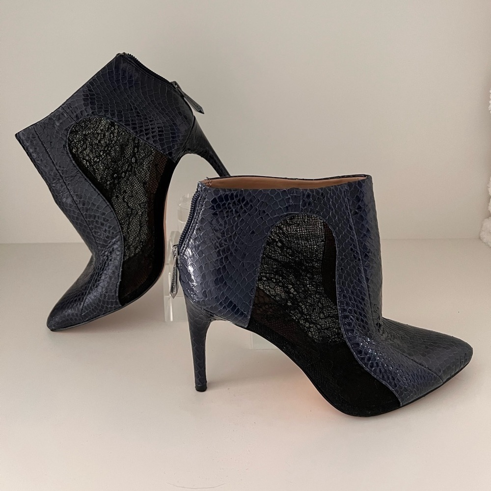 Previously gently loved BCBG ankle boots